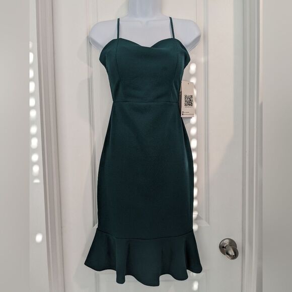 Emerald Sundae Dresses & Skirts - Emerald Sundae Green Adjustable Spaghetti Strap Dress w/ Ruffles Size Small